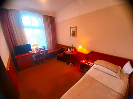 Large Single Room