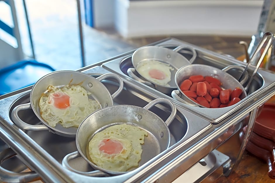 Kerame Hotel & Studios