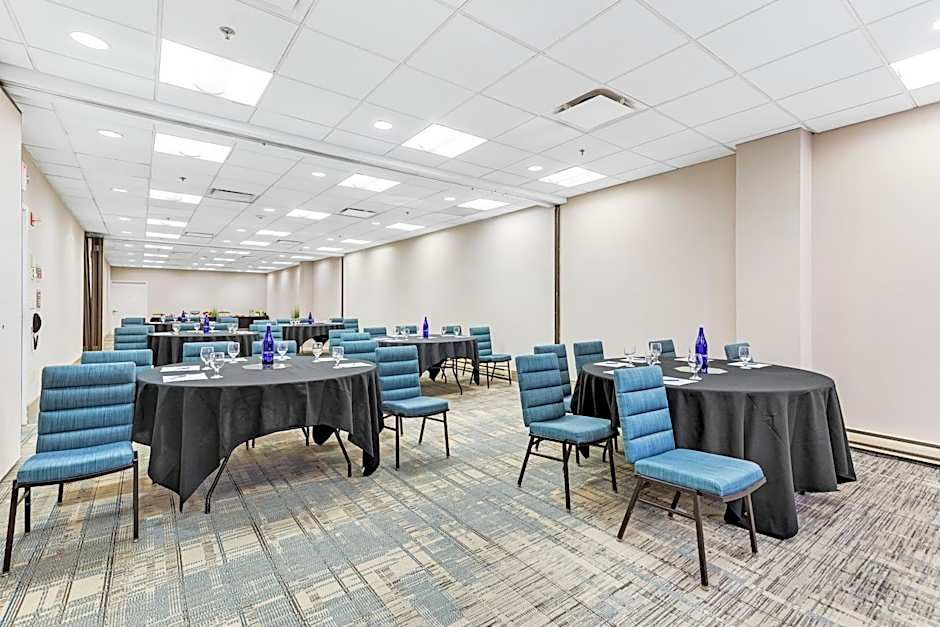 Four Points by Sheraton Boston Newton