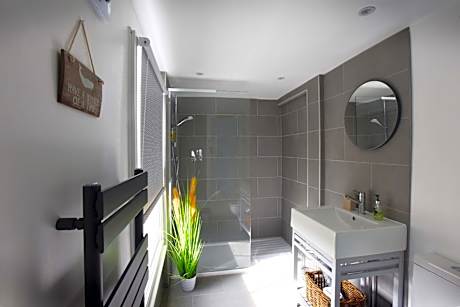 Style Meets Soul - Famous Art House Close To Centre - Free Parking