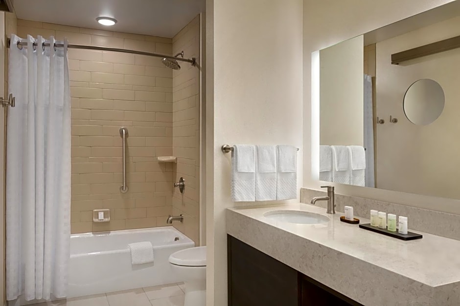 Embassy Suites By Hilton Syracuse Destiny USA