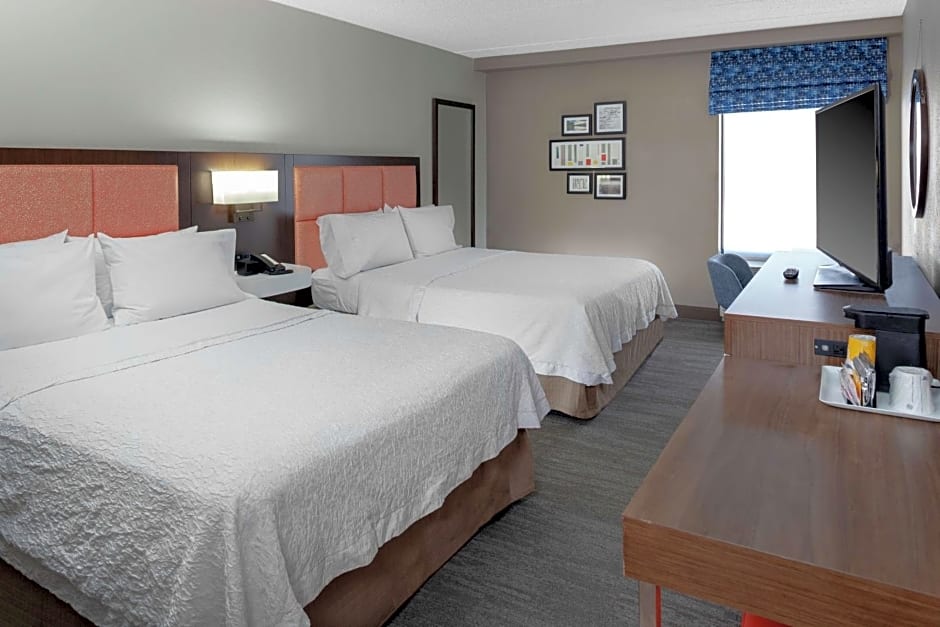 Hampton Inn By Hilton Woodbridge, Nj