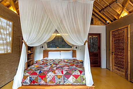 Queen Room with Pool View