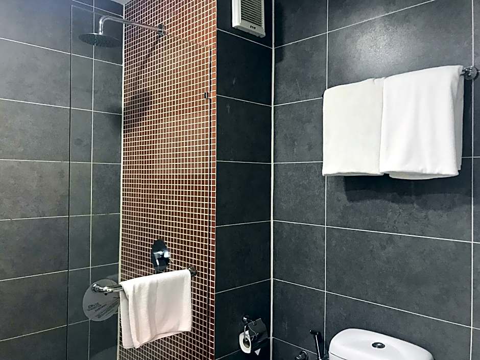 Lux Hotel Room in Damansara Perdana