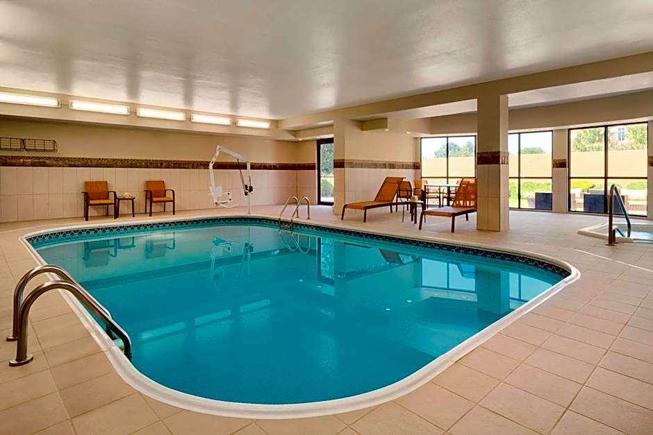 Courtyard by Marriott Akron Fairlawn