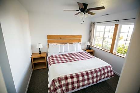 Deluxe Two Bedroom Cottage with Spa