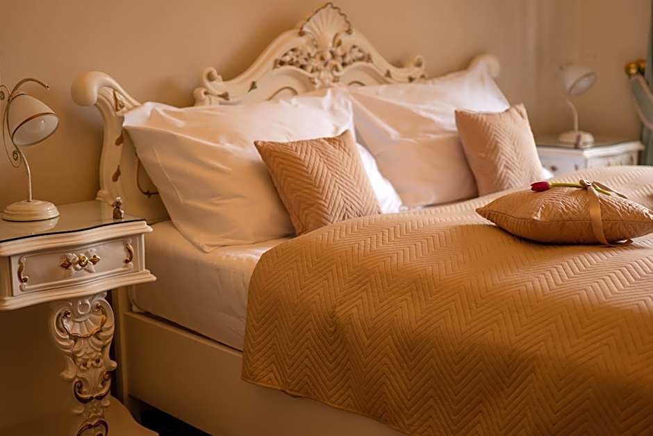 LH Hotel Gold
