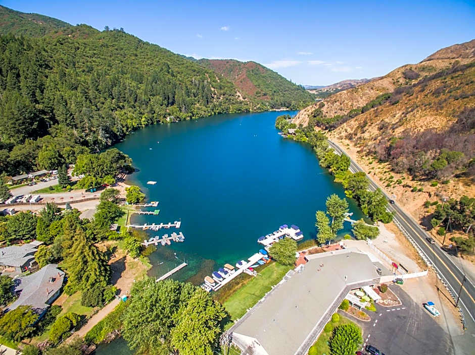 The Lodge at Blue Lakes