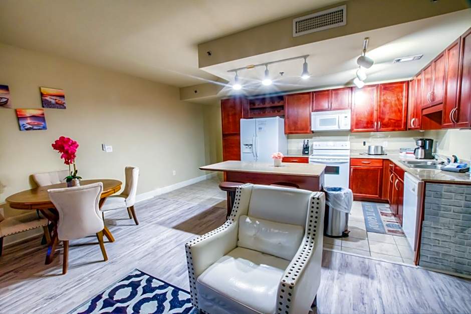 Laketown Wharf 1035 By Aneliya