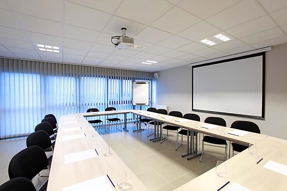 The Originals City, L'Haut' Aile, Coquelles-Calais Tunnel s/Manche L'HAUTAILE