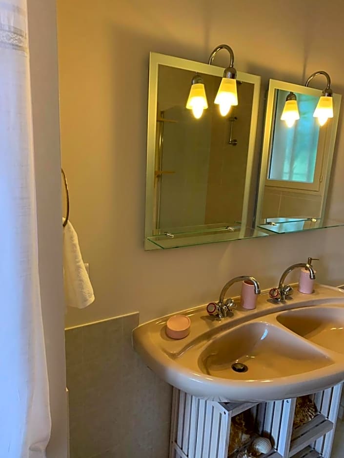 Villa Magnolia – Savoillan, ID