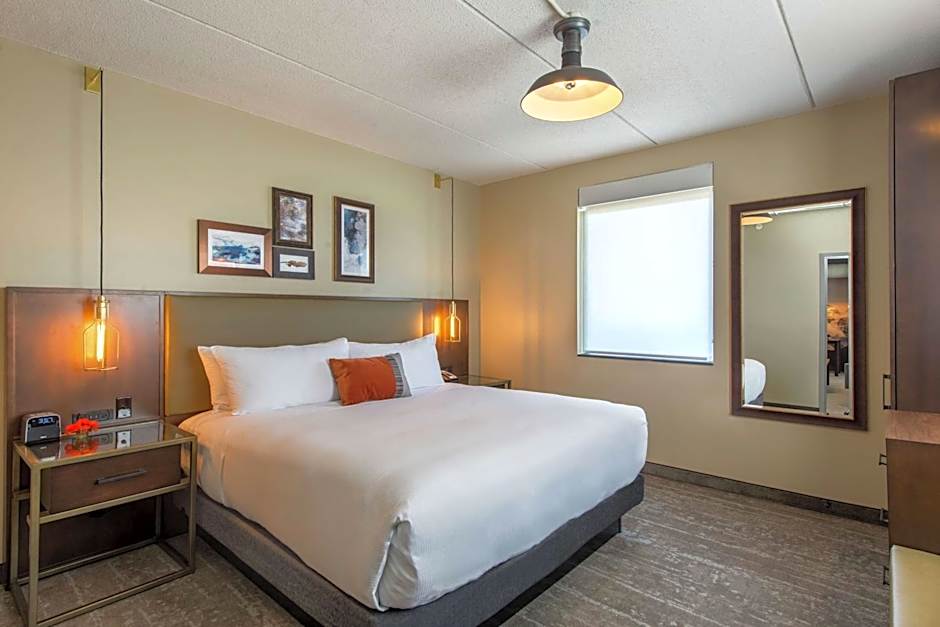Hotel Saranac Curio Collection by Hilton