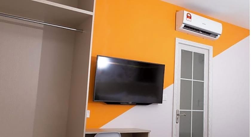 THE CROWN HOTEL @ KLIA 