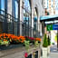 Holiday Inn Express Chicago - Magnificent Mile By IHG
