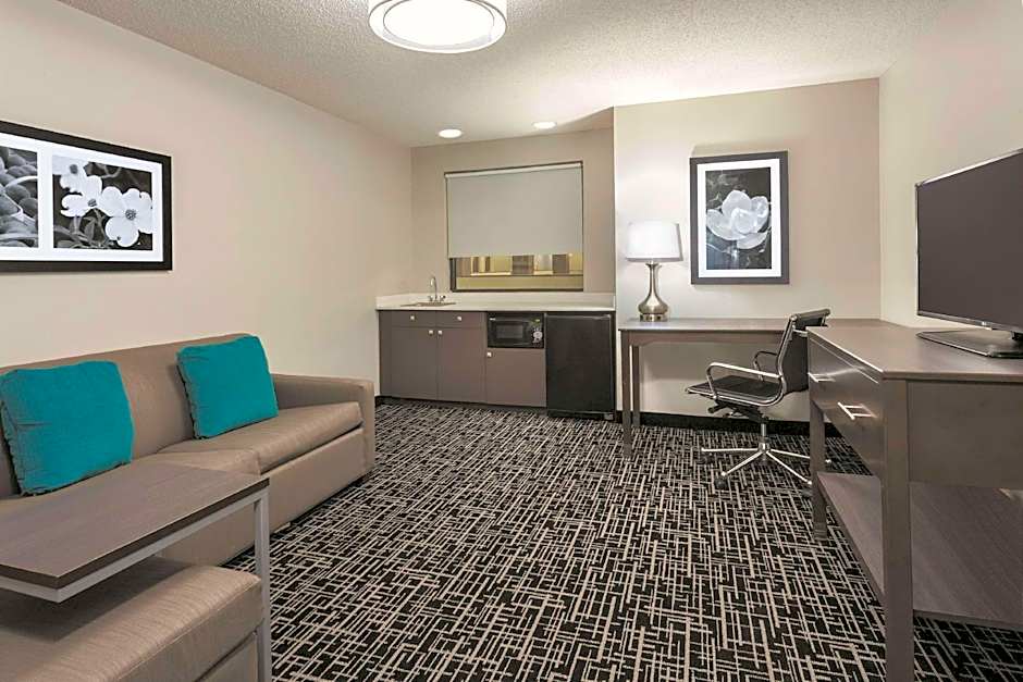 La Quinta Inn & Suites by Wyndham Covington