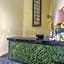 Bali Court Hotel & Apartment