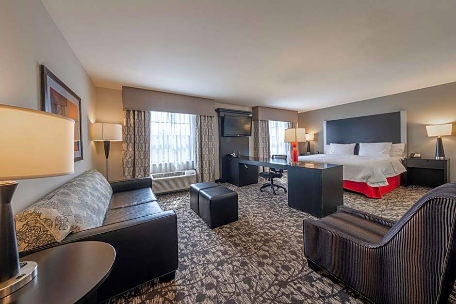 Hampton Inn By Hilton & Suites Dupont