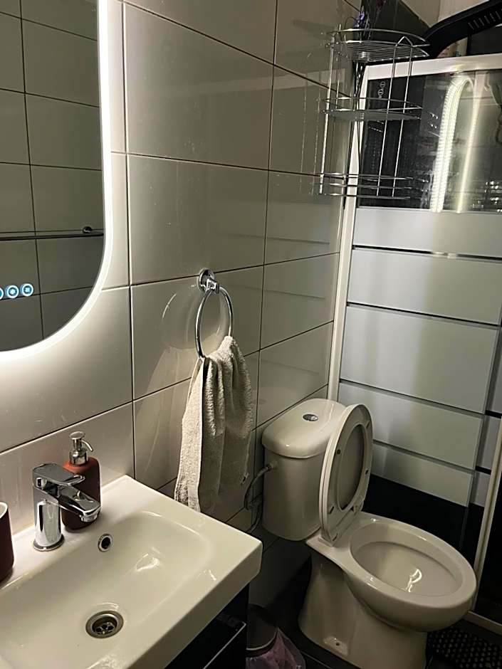 Xanthis Hostel Nicosia City Centre