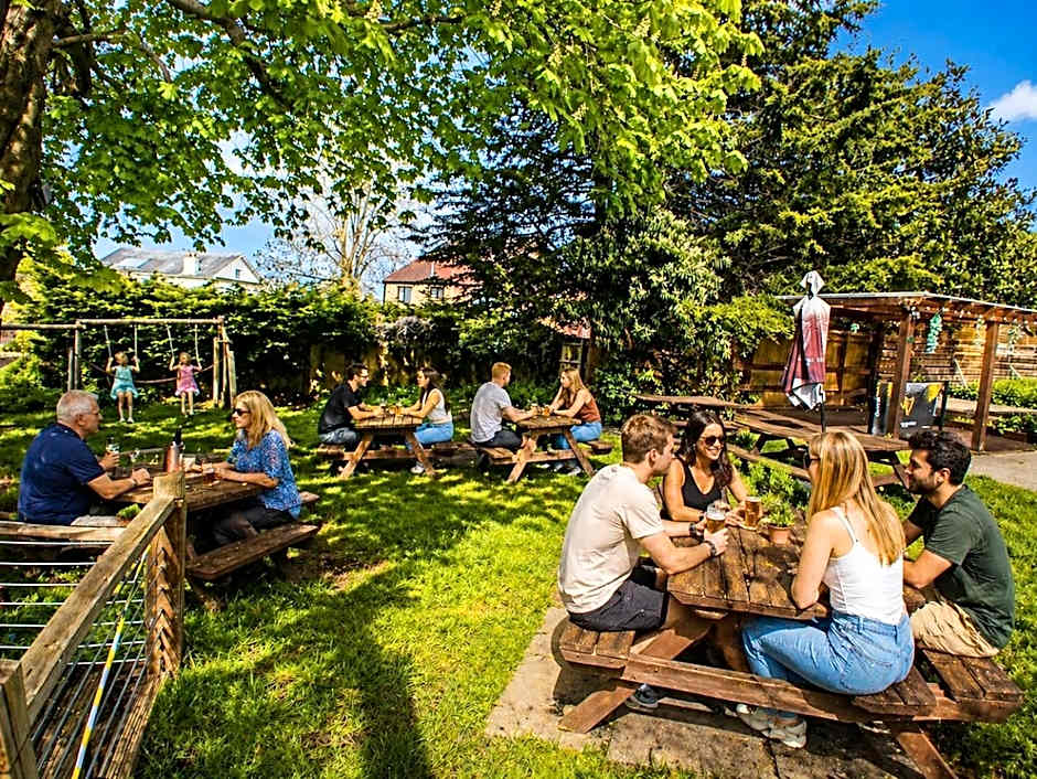 Tree Hotel at Iffley