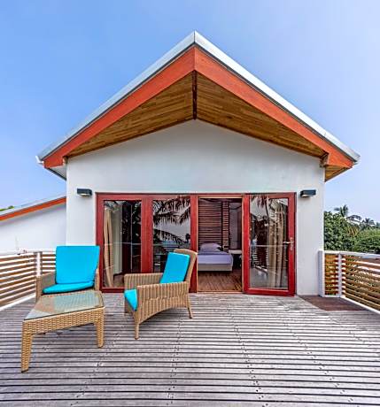 Family Room (2 Adults + 1 Child) with Sea View