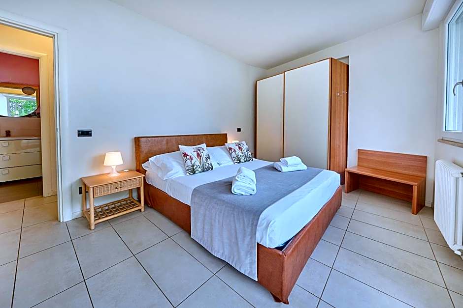 Front Lake Apartment Bardolino