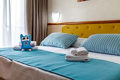 Double or Twin Room with Pool View