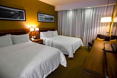 2 Queen W/Refrigerator Nonsmoking