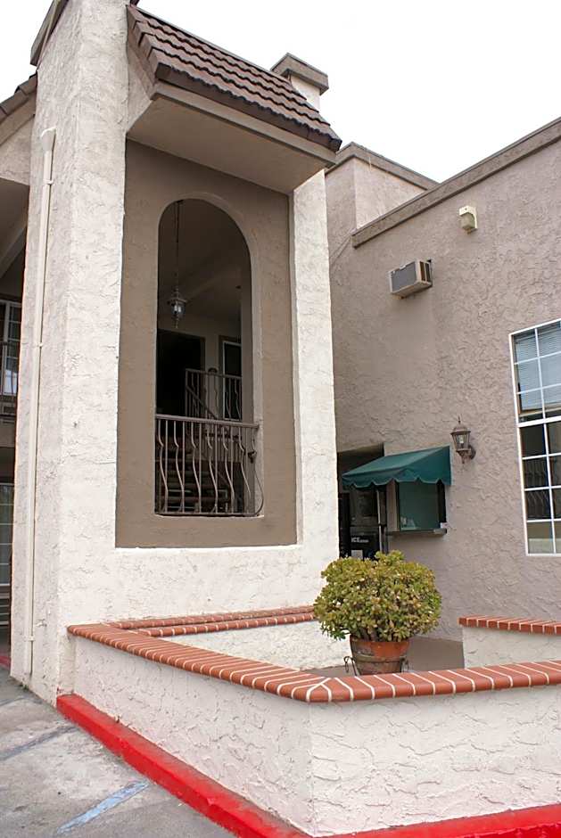 Queens Inn Anaheim