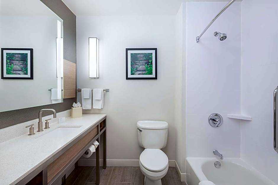 Hilton Garden Inn St. Charles