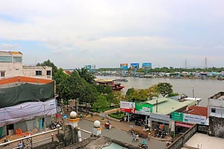 Family Room with Private External Bathroom