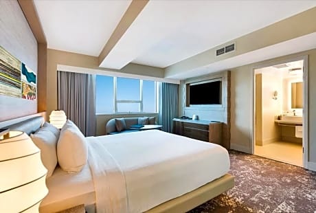 1 King Bed - Premium Room With Resort View