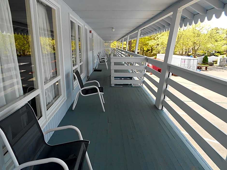 Cape Shore Inn