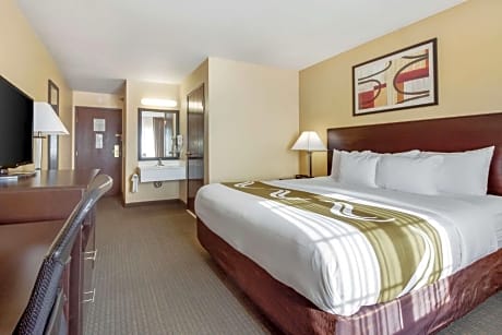 1 King Bed Nonsmoking
