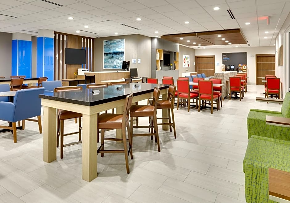 Holiday Inn Express & Suites - Plano - The Colony