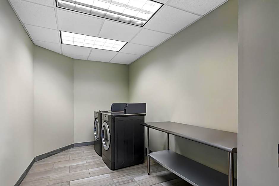 Holiday Inn Express Hotel and Suites Ada By IHG