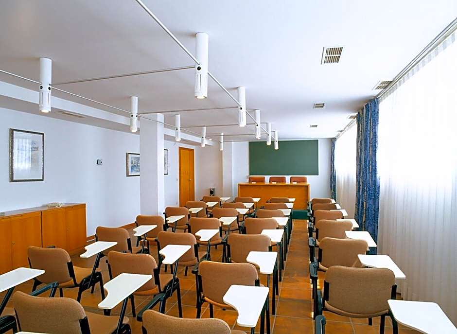 Parador De Ceuta Hotel La Muralla