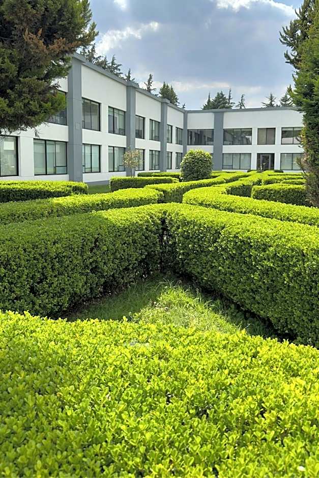 Courtyard by Marriott Toluca Airport
