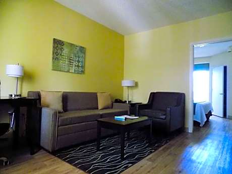 King Suite with Sofa Bed - Non-Smoking