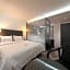 Avenue Hotel