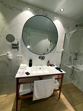 ACCESSIBILITY ADAPTED APARTMENT
WITH TERRACE