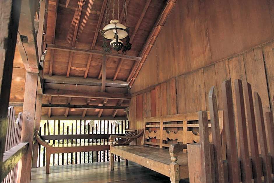 Tembi - Historical Home