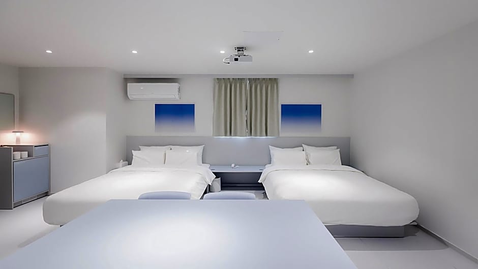 Mate Hotel