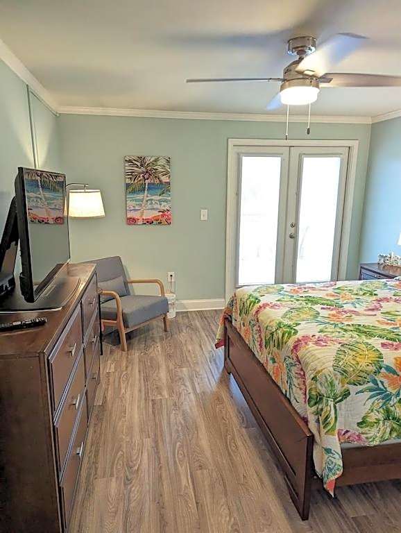 Biloxi Beach Condo-B