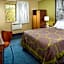 Super 8 by Wyndham St. Clairsville OH/Wheeling WV Area