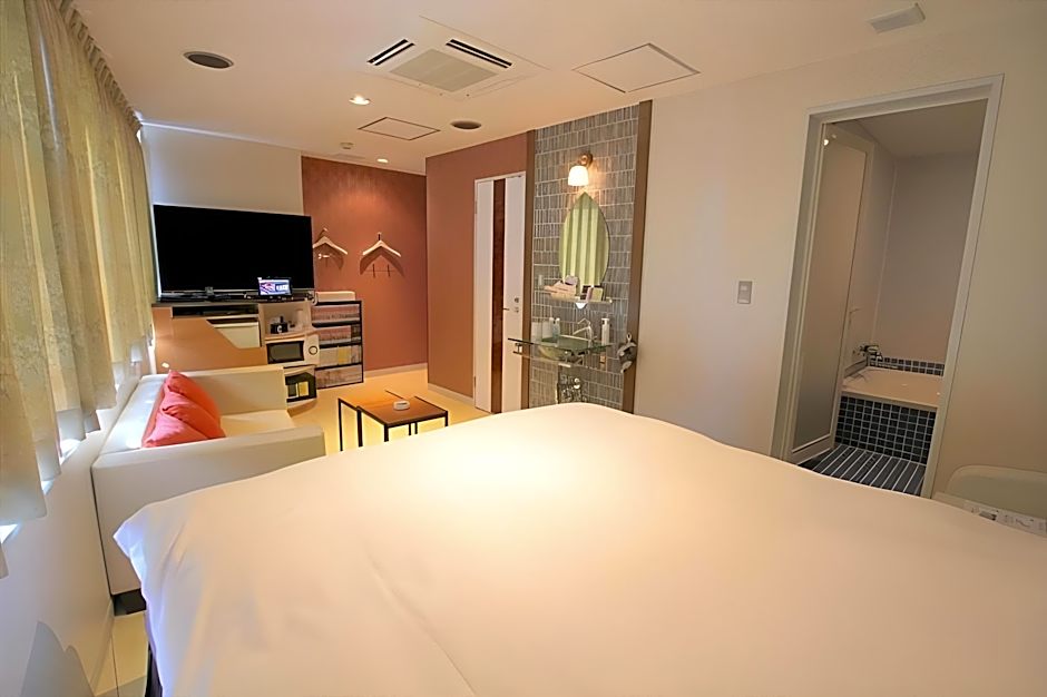 Hotel U