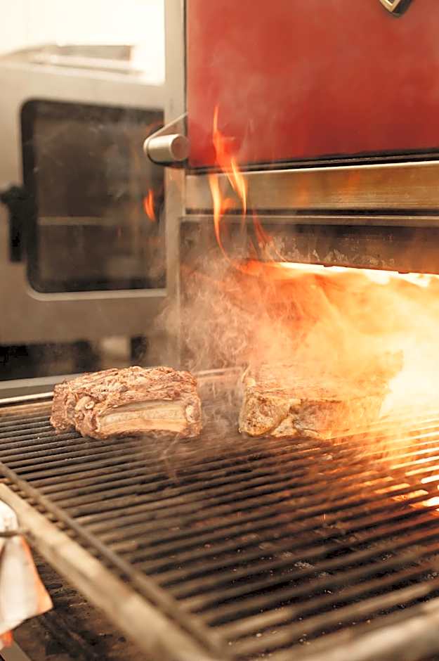 Hotel Dali Val d'Europe Tapestry Collection by Hilton