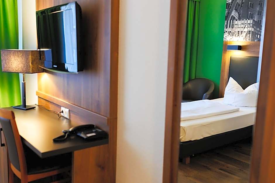 Photo 1 of 7 of Deluxe 2 Beds