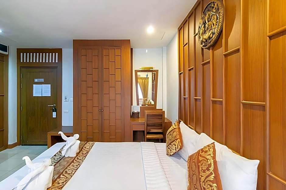 Lotus Hotel Patong