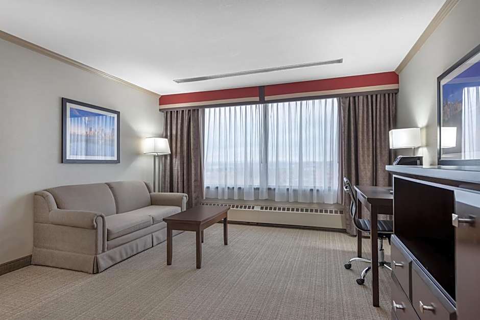 Best Western Plus Port O'Call Hotel