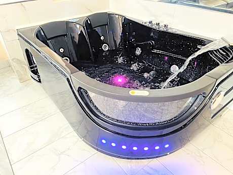 1 King Bed Room, Jetted Tub